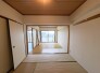 リビングの続き間としても利用できる和室です。

