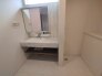 2号棟 お出かけ前の身だしなみに一歩差がつく三面鏡。
 2026/04/16m