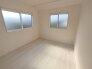 1号棟 子供部屋には丁度良い洋室。サイズは５.２５帖。
 2026/04/16m