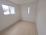 新築の木の匂いのする室内。写真では伝わらないので、ぜひ現地でお確かめください。
