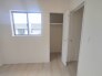部屋と部屋の隙間をうまく使ったスリムな収納スペース。
