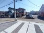 2号棟 車通りの少ない閑静な住宅地、のびのびした子育てに適します。
