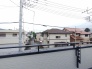 車通りの少ない閑静な住宅地、のびのびした子育てに適します。
