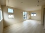 6号棟 将来的には間仕切りして２部屋に変更可能な洋間。成長に合わせた間取り変更が可能なタイプ。
 2026/07/16m