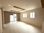 1号棟 リビングは家具の配置も思いのまま。自由度が高い設計です。
 2026/07/16m