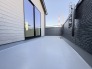 らくらくお洗濯を助ける広いバルコニー。
