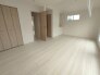 3号棟 将来的には間仕切りして２部屋に変更可能な洋間。成長に合わせた間取り変更が可能なタイプ。
