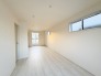将来的には間仕切りして２部屋に変更可能な洋間。成長に合わせた間取り変更が可能なタイプ。
