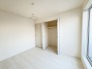 新築の木の匂いのする室内。写真では伝わらないので、ぜひ現地でお確かめください。
