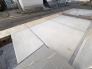 駐車場は２台まで駐車可能。マイカーの車幅もお確かめください。

