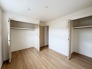 今からここを誰のお部屋にしようか、そんな洋室。



