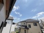 1号棟 見上げた先に広がる開放的な空が、毎日の暮らしに穏やかなゆとりをもたらしてくれます。
