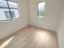 3号棟 子供部屋には丁度良い洋室。サイズは５.２５帖。
 2026/08/09m