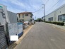落ち着いた住環境が広がる、穏やかな空気に包まれた周辺の街並みです。