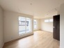 将来的には間仕切りして２部屋に変更可能な洋間。成長に合わせた間取り変更が可能なタイプ。
