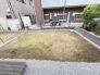 広々とした南庭は、太陽の下のリビングかもしれません。
