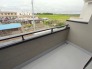 2号棟 前面の住まいとの距離感があるから、圧迫感を感じません。
 2026/07/03m