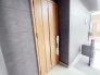 この扉を開けると、新築の木の匂いが待ってます。
