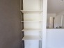 何かとものがあふれやすいリビングに、ちょっと一工夫。うれしい収納空間。
