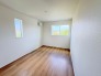 今からここを誰のお部屋にしようか、そんな洋室。大きさは6.7帖です。
