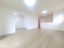 B号棟 余計な装飾を削ぎ落としたシンプルな空間は、住まう人の個性を引き立て、穏やかな暮らしを育みます。
