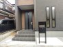 1号棟 この扉を開けると、新築の木の匂いが待ってます。
