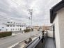 4号棟 前面の住まいとの距離感があるから、圧迫感を感じません。
 2026/06/05m