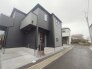 5号棟 住民の方が主に利用する交通量少なめの道路に面してます。
 2026/09/08m