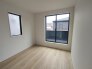 2号棟 今からここを誰のお部屋にしようか、そんな洋室。大きさは5.75帖です。
 2026/09/08m