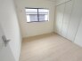 2号棟 子供部屋には丁度良い洋室。サイズは５帖。
 2026/08/23m