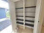 2号棟 靴を履く前でも履いた後でも使える収納です。使いやすそうですね。

 2026/08/23m