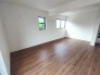 2号棟 今からここを誰のお部屋にしようか、そんな洋室。
