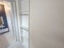 ちょっとした隙間をうまく使ったスリムな収納スペース。
