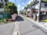 幅員こそやや狭くても、その分交通量が少なくて安心。
