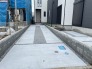 2号棟 駐車場は２台まで駐車可能。マイカーの車幅もお確かめください。
 2026/06/21m
