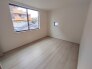 A号棟 住宅街の２階南向きのお部屋、日当たりはご覧のとおり良好です。
 2026/09/11m