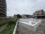 2号棟 周囲に馴染む落ち着いた住環境の中に、新しい暮らしの基盤が静かに形作られています
 2026/08/03m