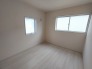 1号棟 今からここを誰のお部屋にしようか、そんな洋室。
