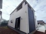車通りの少ない閑静な住宅地、のびのびした子育てに適します。
