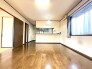 開放的なこの空間がお客様をお出迎えします。ＬＤＫは１４帖
