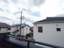 3号棟 車通りの少ない閑静な住宅地、のびのびした子育てに適します。
