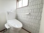 新しくお住まいになる方のことを考えて、トイレも新品に交換しました。
