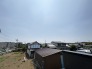 あたり一帯に住宅が広がる立地、住宅地ならではのロケーション。
