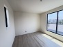 たっぷりの陽光に包まれる明るい住まいが、ここにあります。
