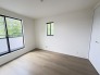 住宅街の２階南向きのお部屋、日当たりはご覧のとおり良好です。


