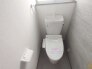新しくお住まいになる方のことを考えて、トイレも新品に交換しました。
