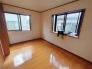 たっぷりの陽光と、心地よい風が舞い込みます。
