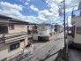 あたり一帯に住宅が広がる立地、住宅地ならではのロケーション。
