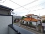 D号棟 車通りの少ない閑静な住宅地、のびのびした子育てに適します。
 2026/08/11m