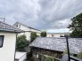 前面の住まいとの距離感があるから、圧迫感を感じません。
